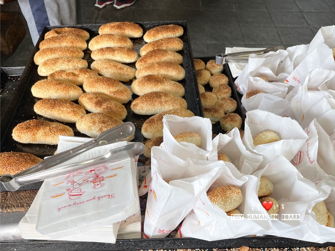 【台北士林夜市美食】老張燒餅，老麵糰燒餅有小時候記憶的好味道 - 寶寶 ️放電｜親子深度旅遊與全球共學